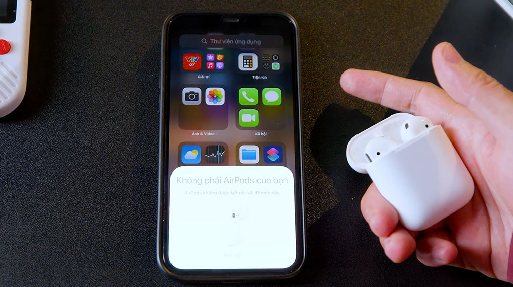 Tai nghe Bluetooth AirPods 2 Apple MV7N2 - Mic thoại